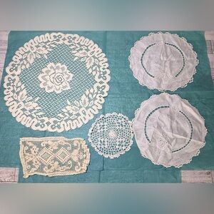 Vintage doilies (set of 5)